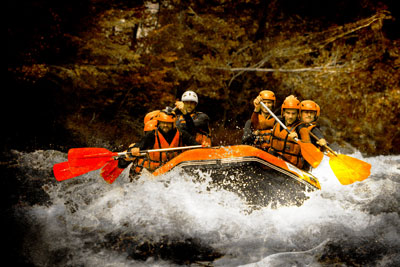 Raft de face dans la descente intégrale de la Haute-Isère au départ de Bourg Saint Maurice